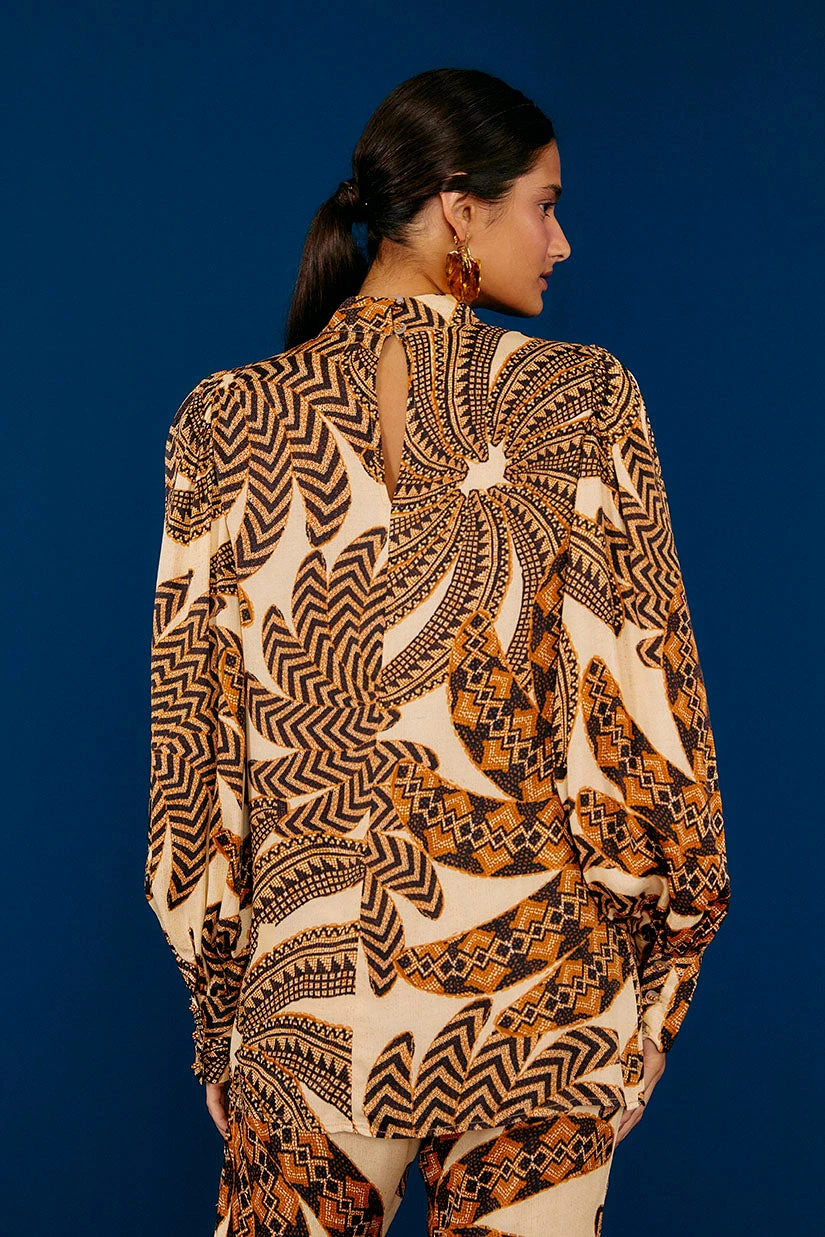 Farm Rio Sand Yawanawa Banana Lenzing™ Ecovero™ Viscose Blouse 5 Farm Rio Sand Yawanawa Banana Lenzing™ Ecovero™ Viscose Blouse - Image 3