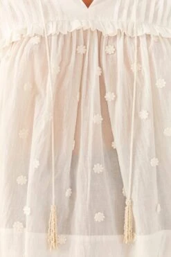 Farm Rio Off-White 3D Flowers Blouse 10 Farm Rio Off-White 3D Flowers Blouse -Farm Rio Store 306074 04