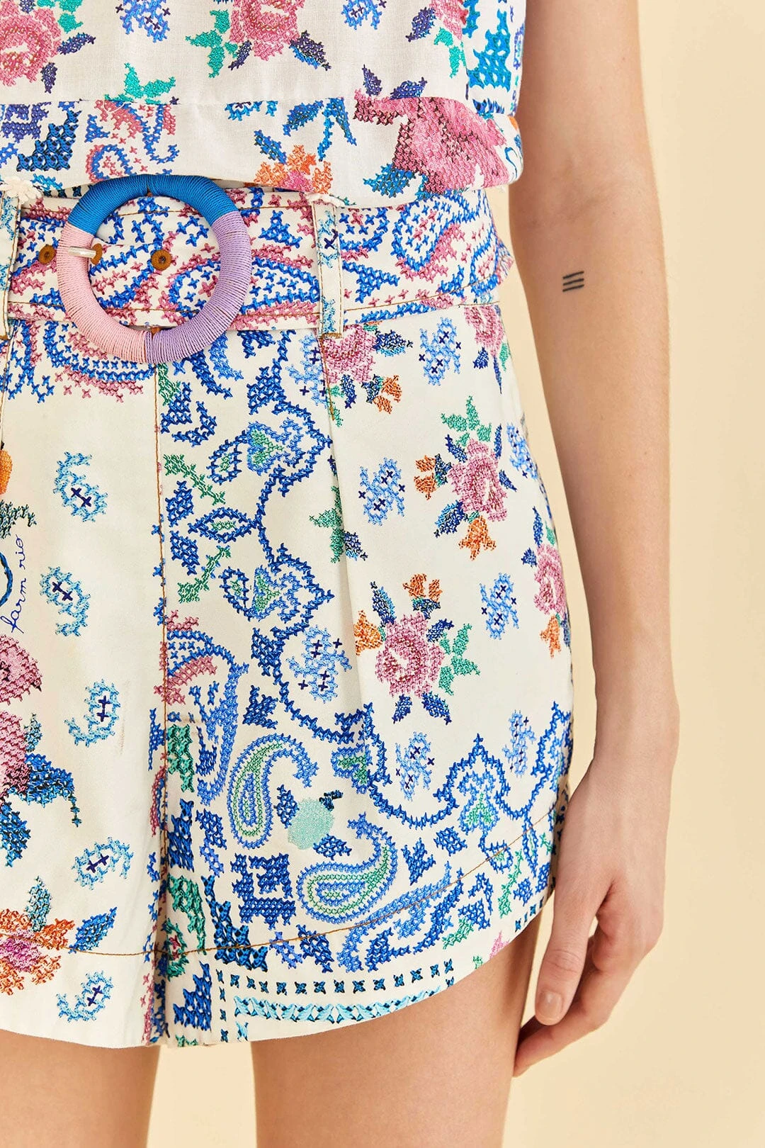 Farm Rio Off-White Romantic Bandanas Shorts 5 Farm Rio Off-White Romantic Bandanas Shorts - Image 3